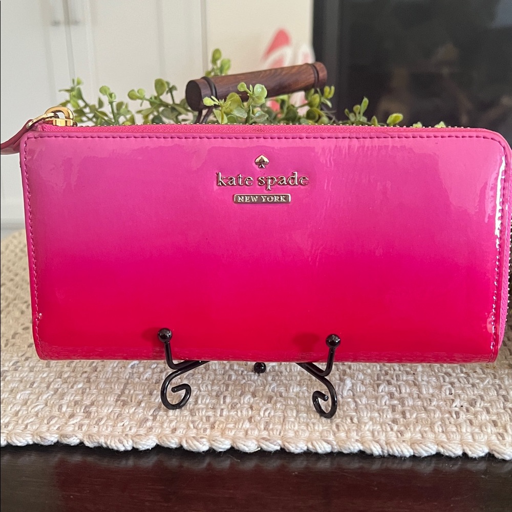 Kate Spade Storybook hot pink ombré wallet EUC